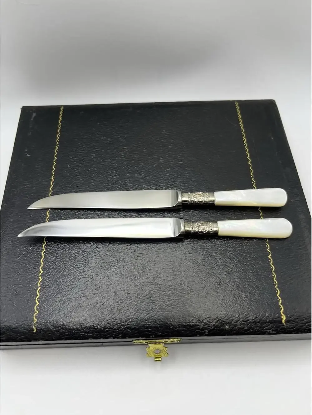 Raimond VTG Sheffield England Stainless Fruit 6 ea Knives Mother of Pearl